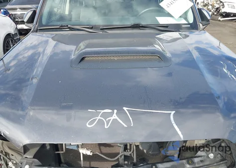 2020 Toyota 4Runner Trd Pro z USA, uszkodzony, nr VIN JTEBU5JR3L5826741